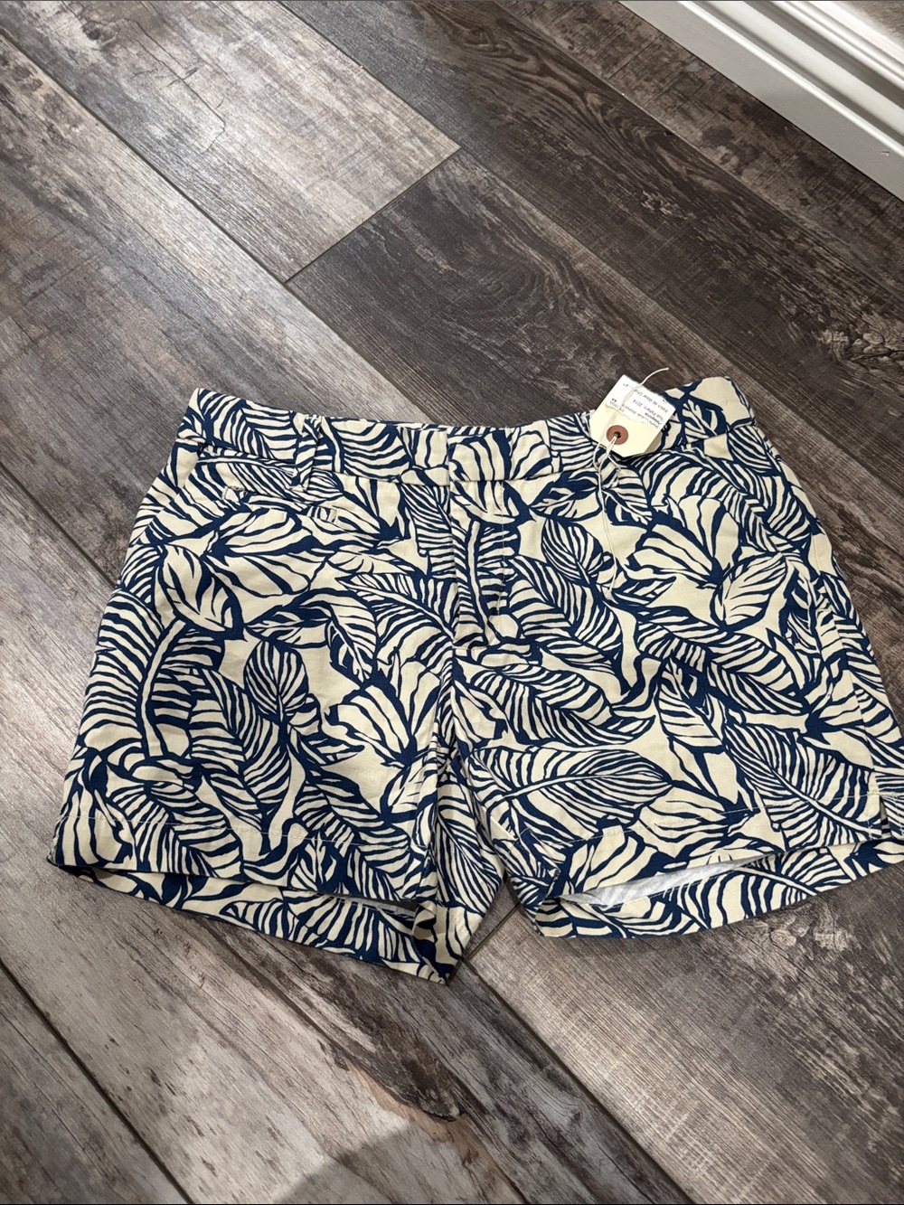 Women’s Navy Leaf-Print Cotton Shorts